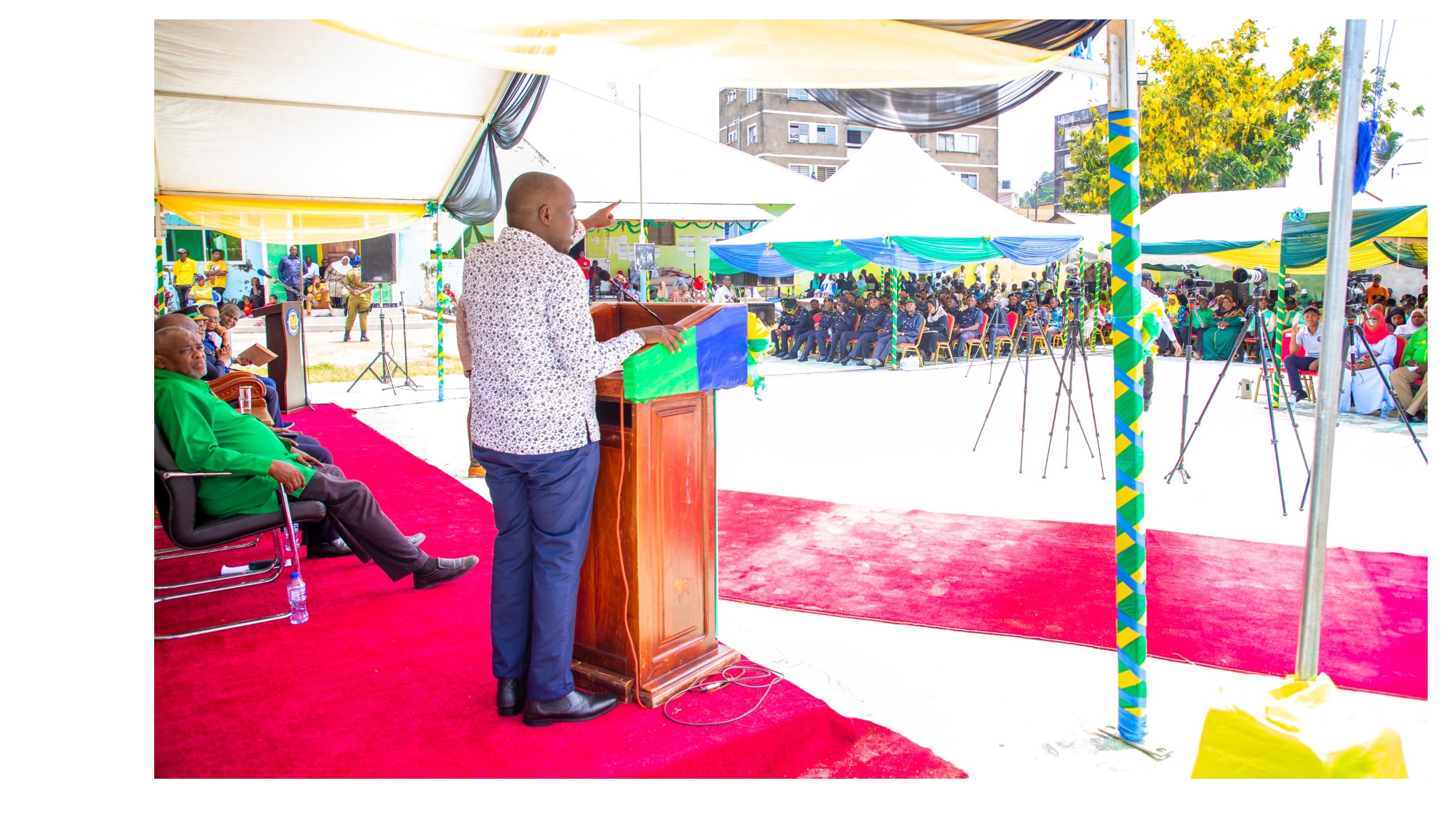 TUYAENZI NA KUYALINDA MAPINDUZI MATUKUFU...