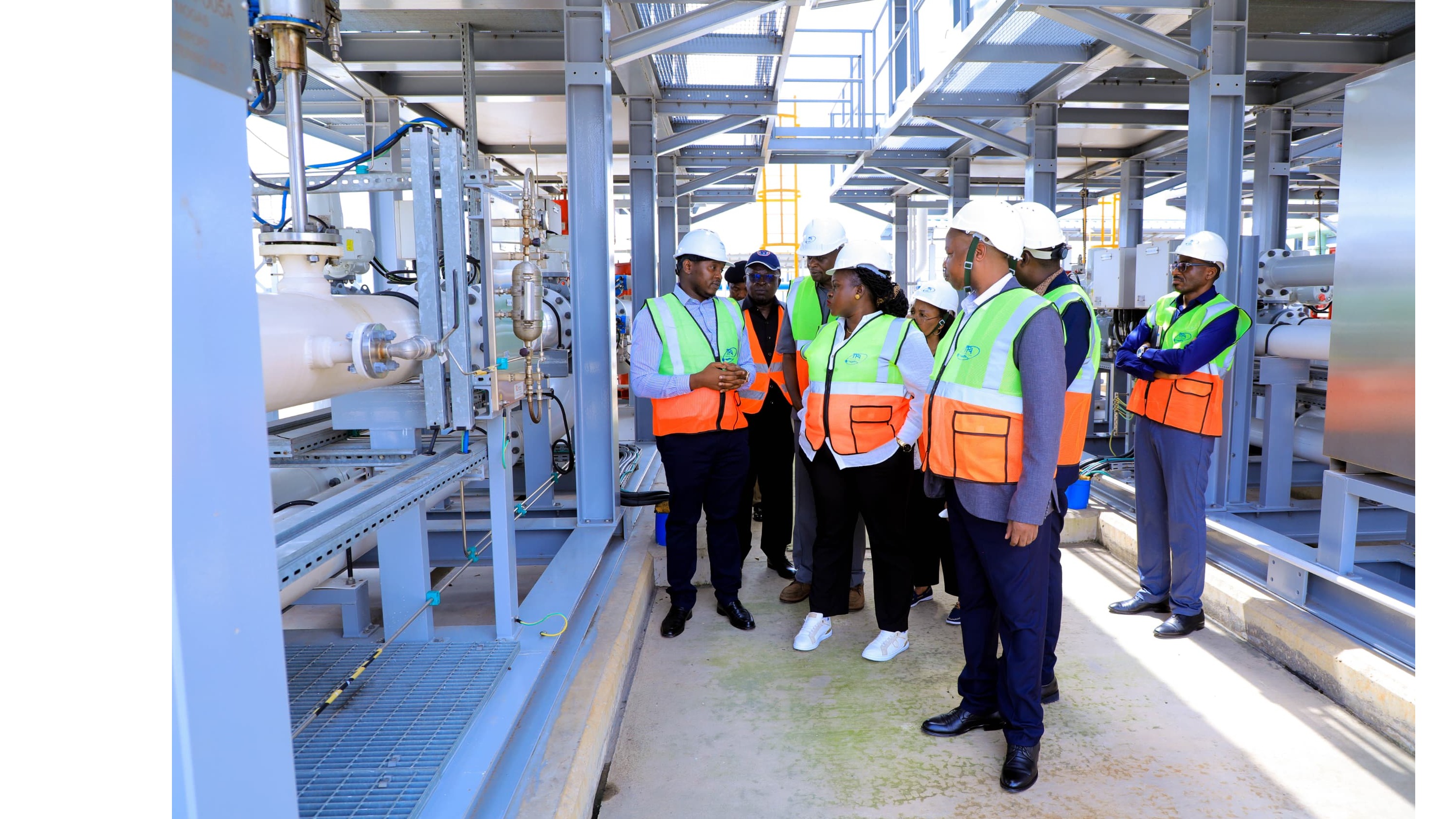 Mhe. Kapinga akagua Ujenzi wa Flow Meter...