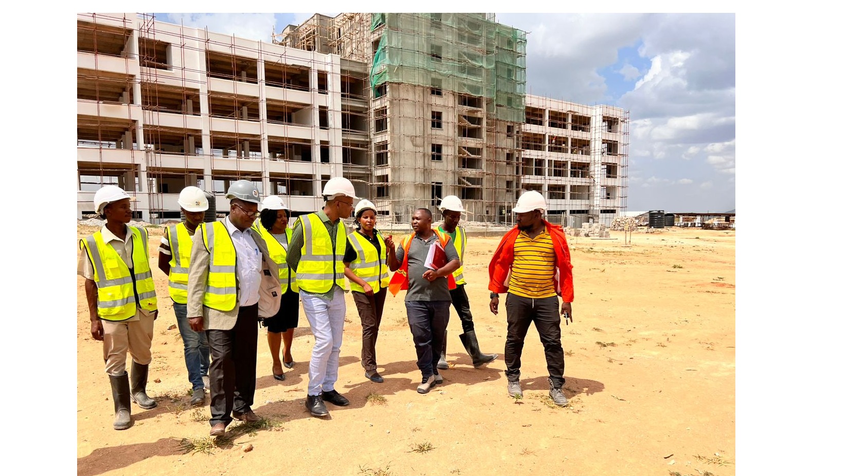 ​MAKAMBA AKAGUA UJENZI WA JENGO LA WIZAR...