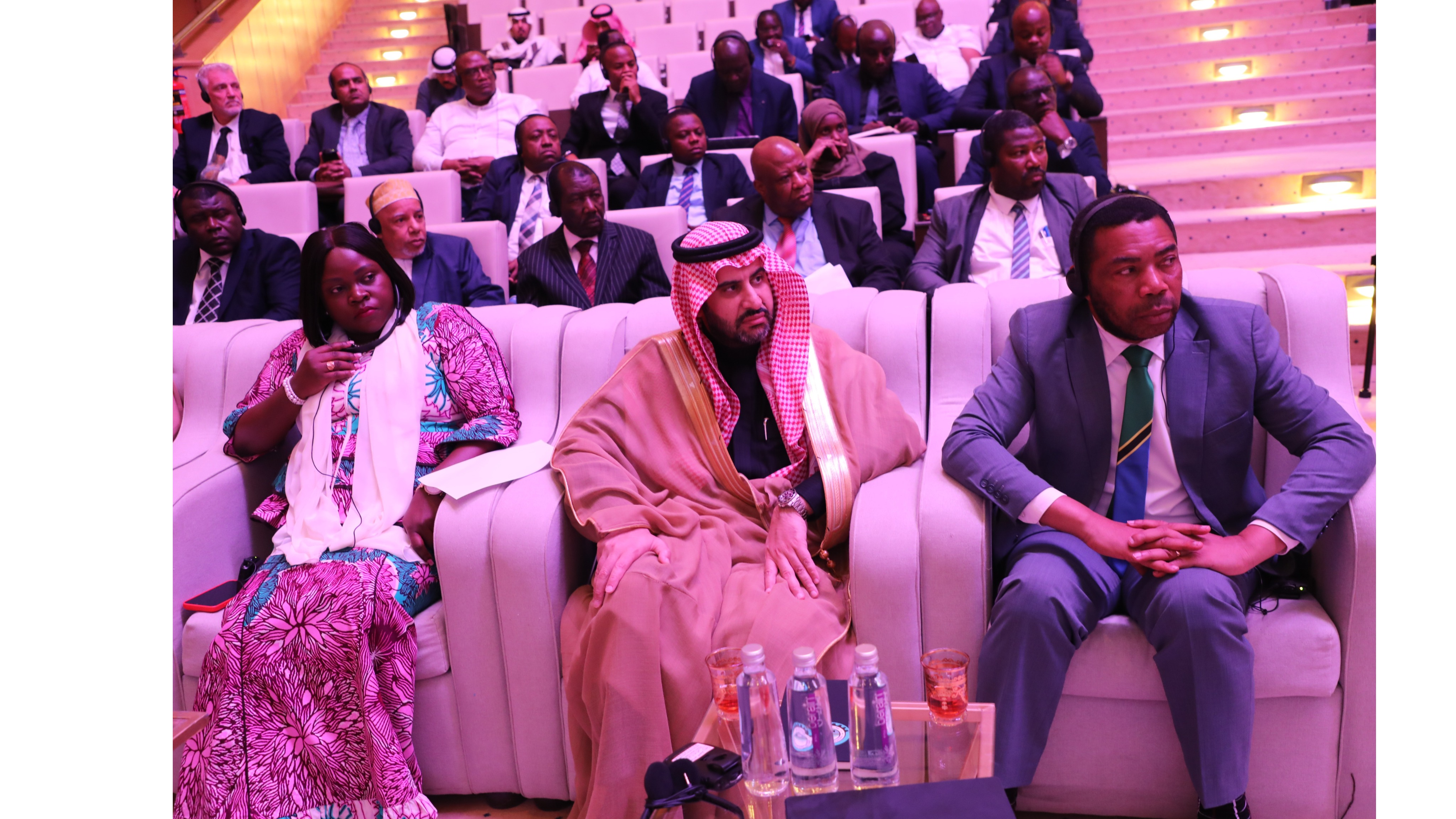 KAPINGA ATUMIA KONGAMANO LA BIASHARA NA...