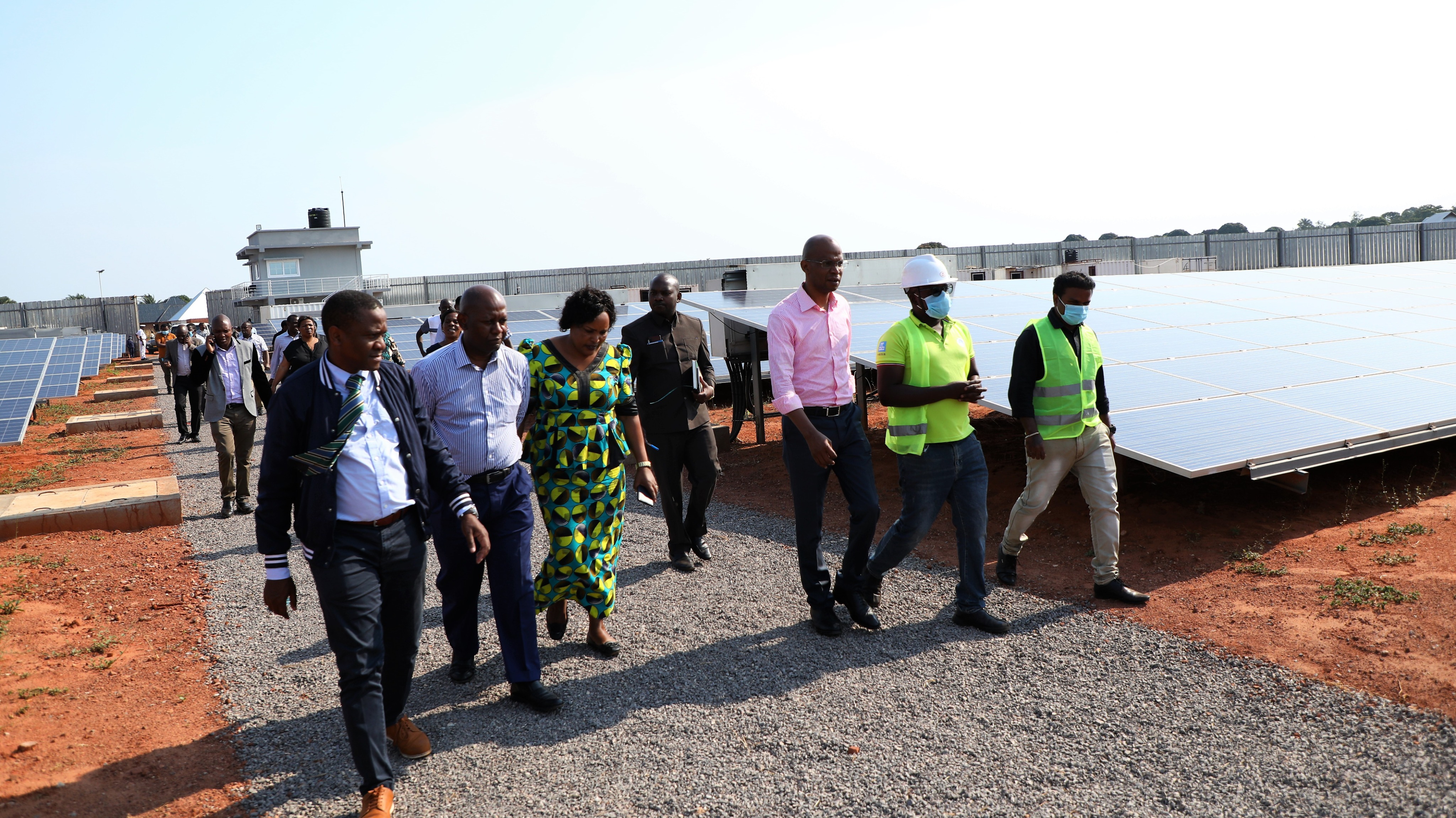 ​Waziri Makamba aanza kutekeleza agizo l...