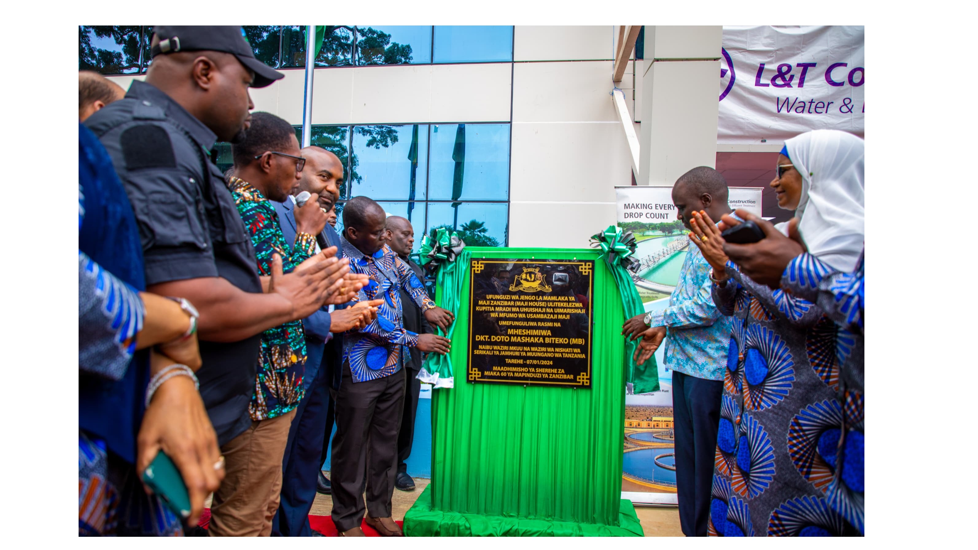 DKT. BITEKO AFUNGUA JENGO LA AFISI MAMLA...