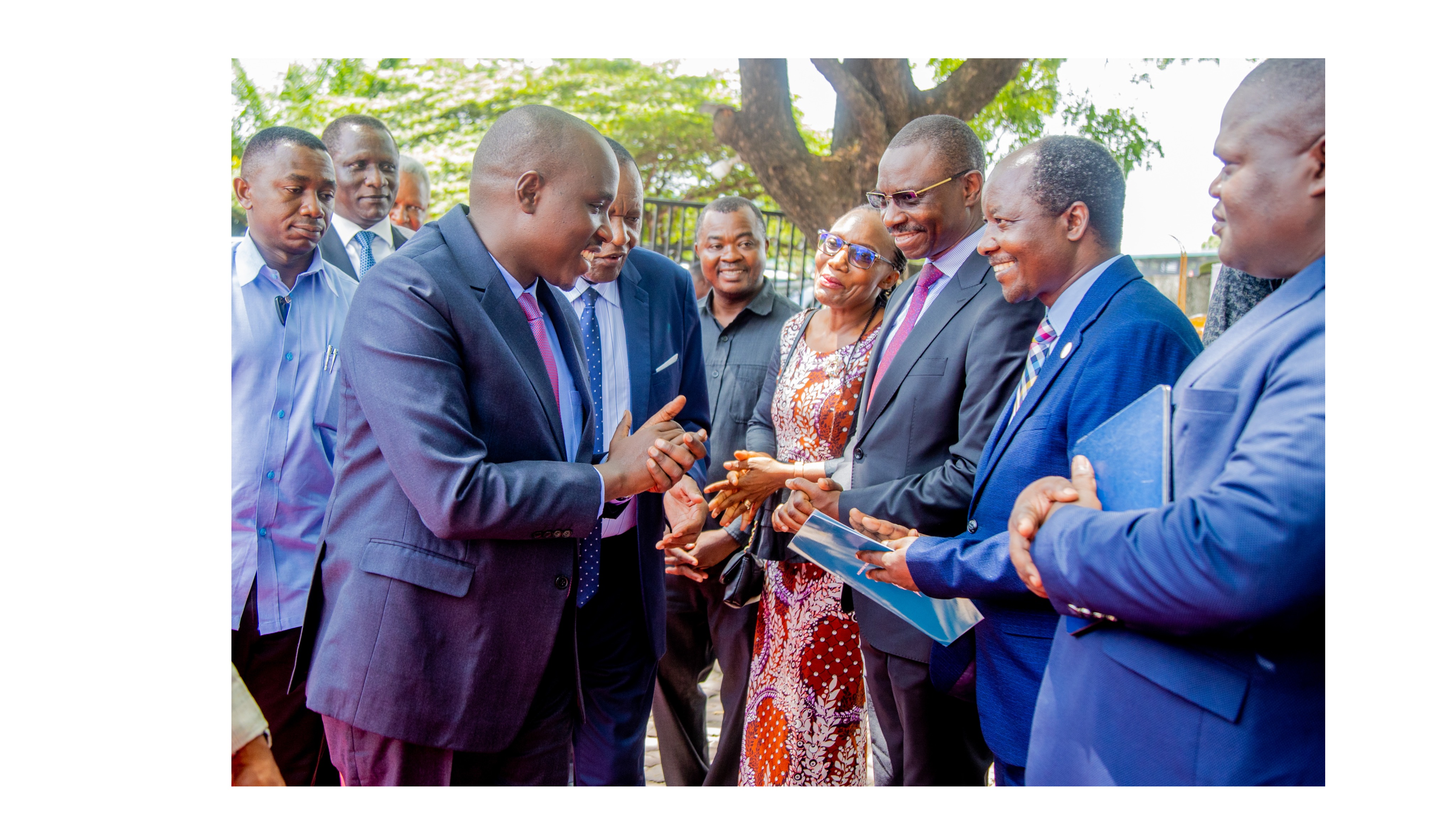 KUWENI BARAKA,SIO KITUNGUU KUWATOA MACHO...