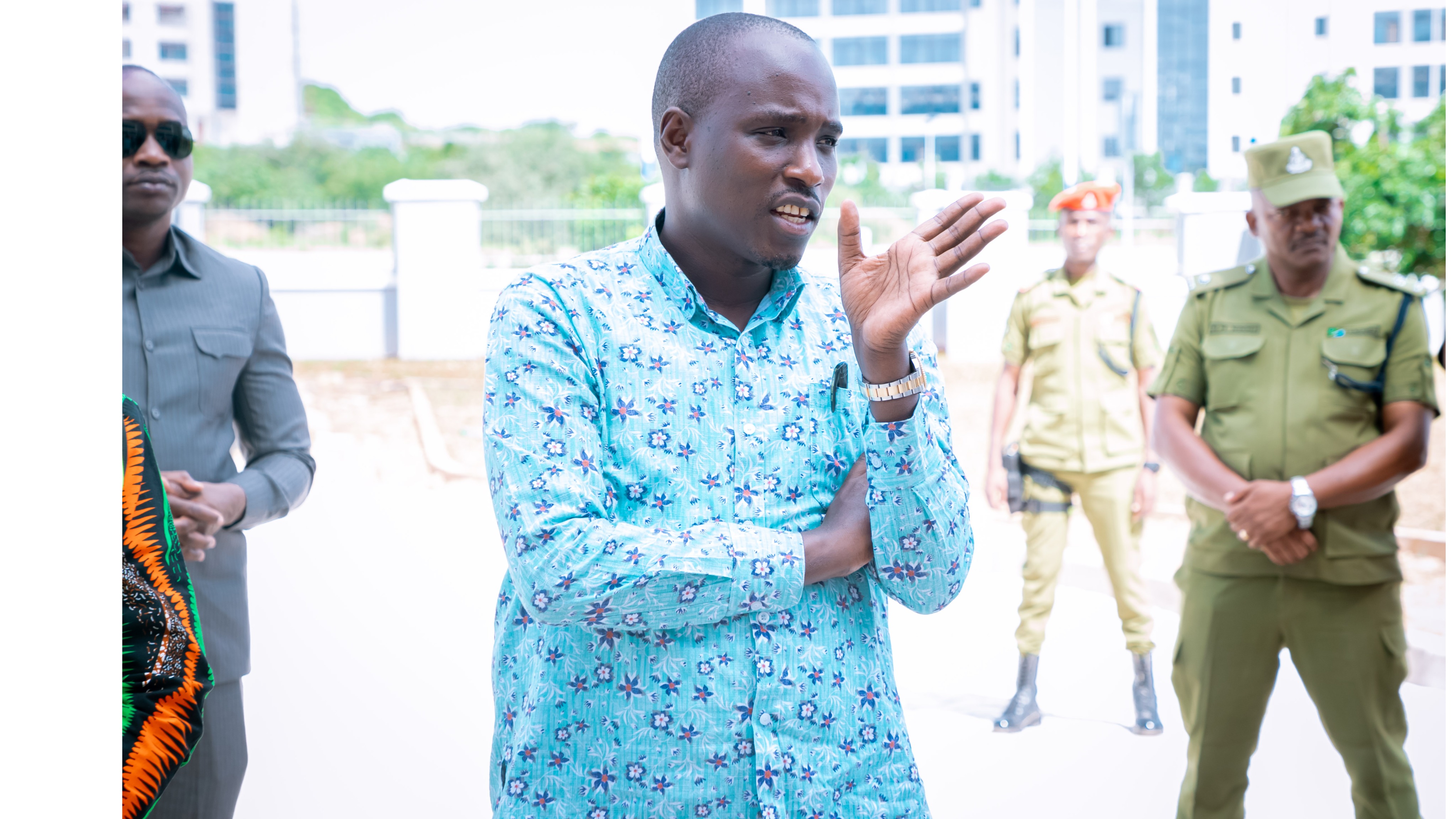 DKT. BITEKO AKAGUA UJENZI WA OFISI YA WA...