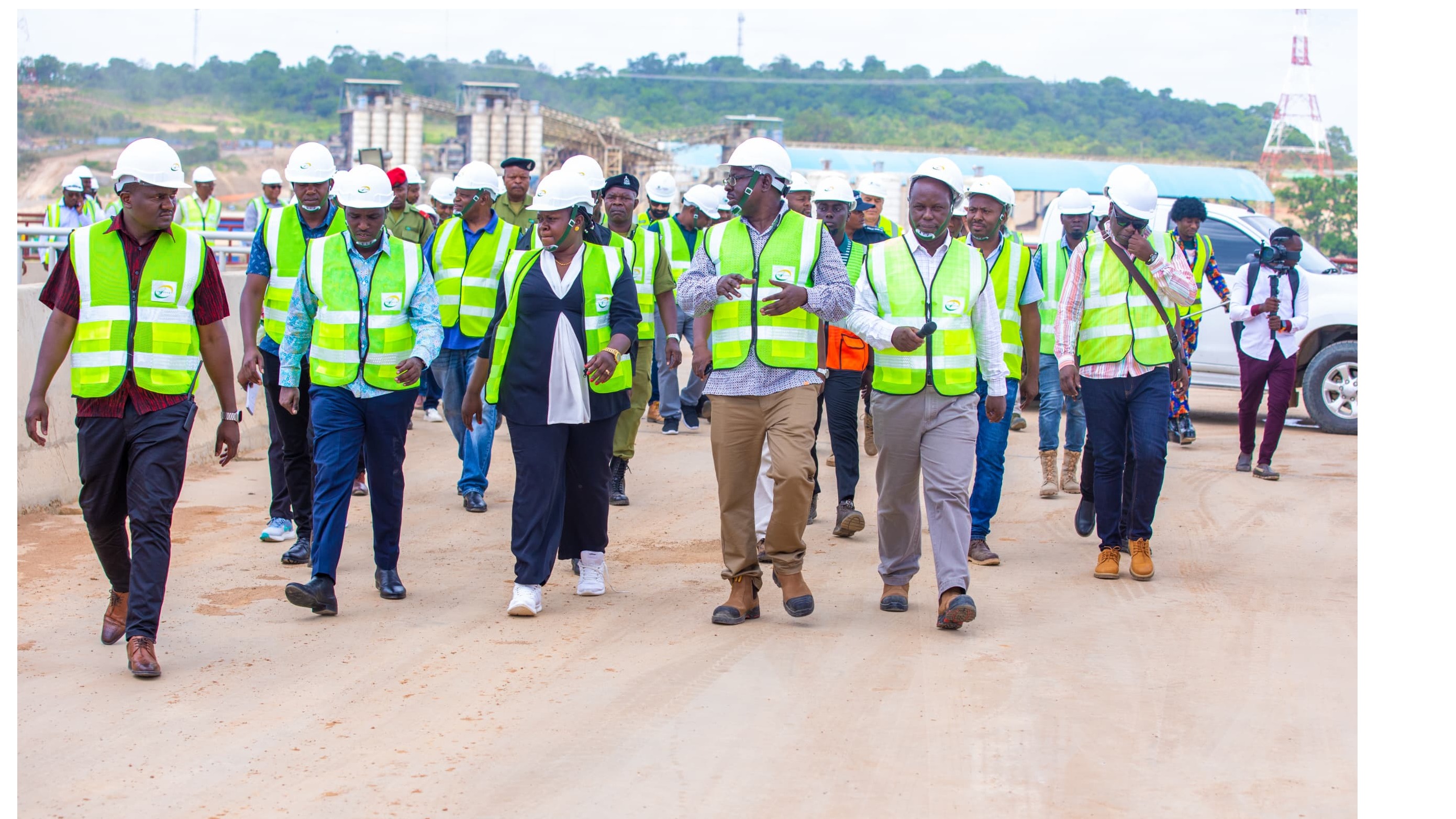 UTEKELEZAJI MRADI WA UMEME WA JULIUS NYE...