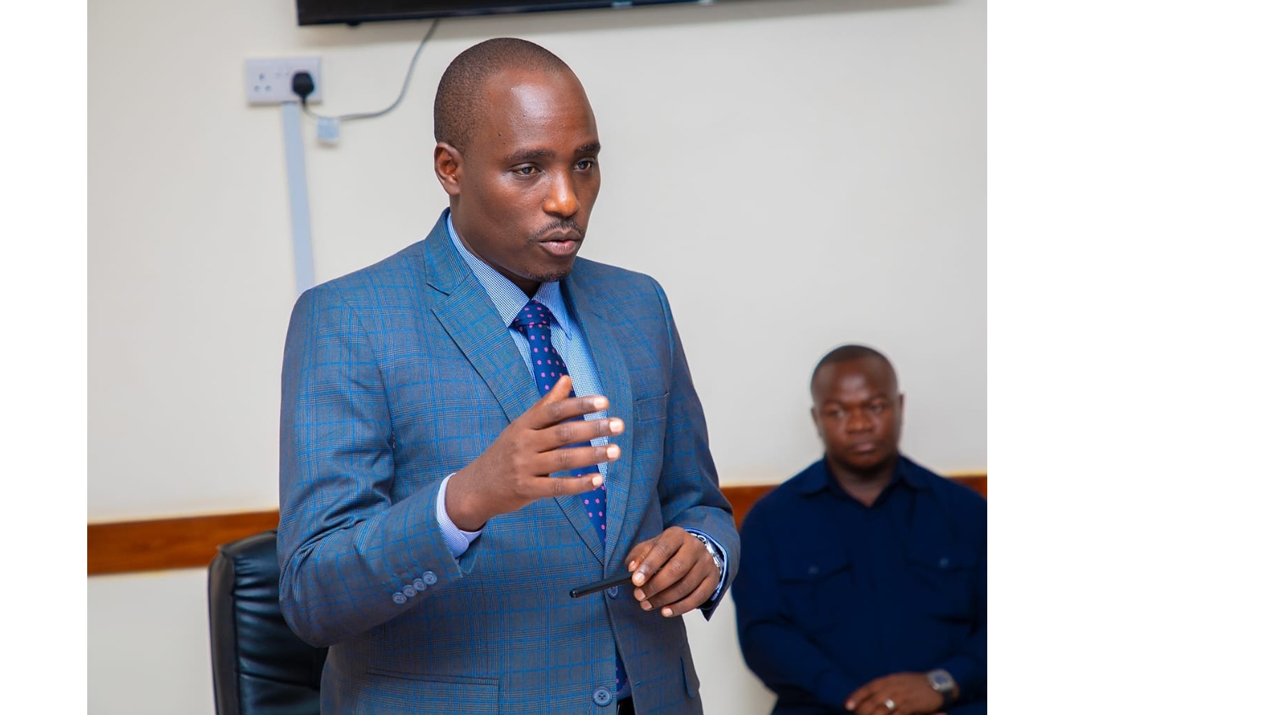 DKT. BITEKO AFUNGA SEMINA YA KAMATI YA K...