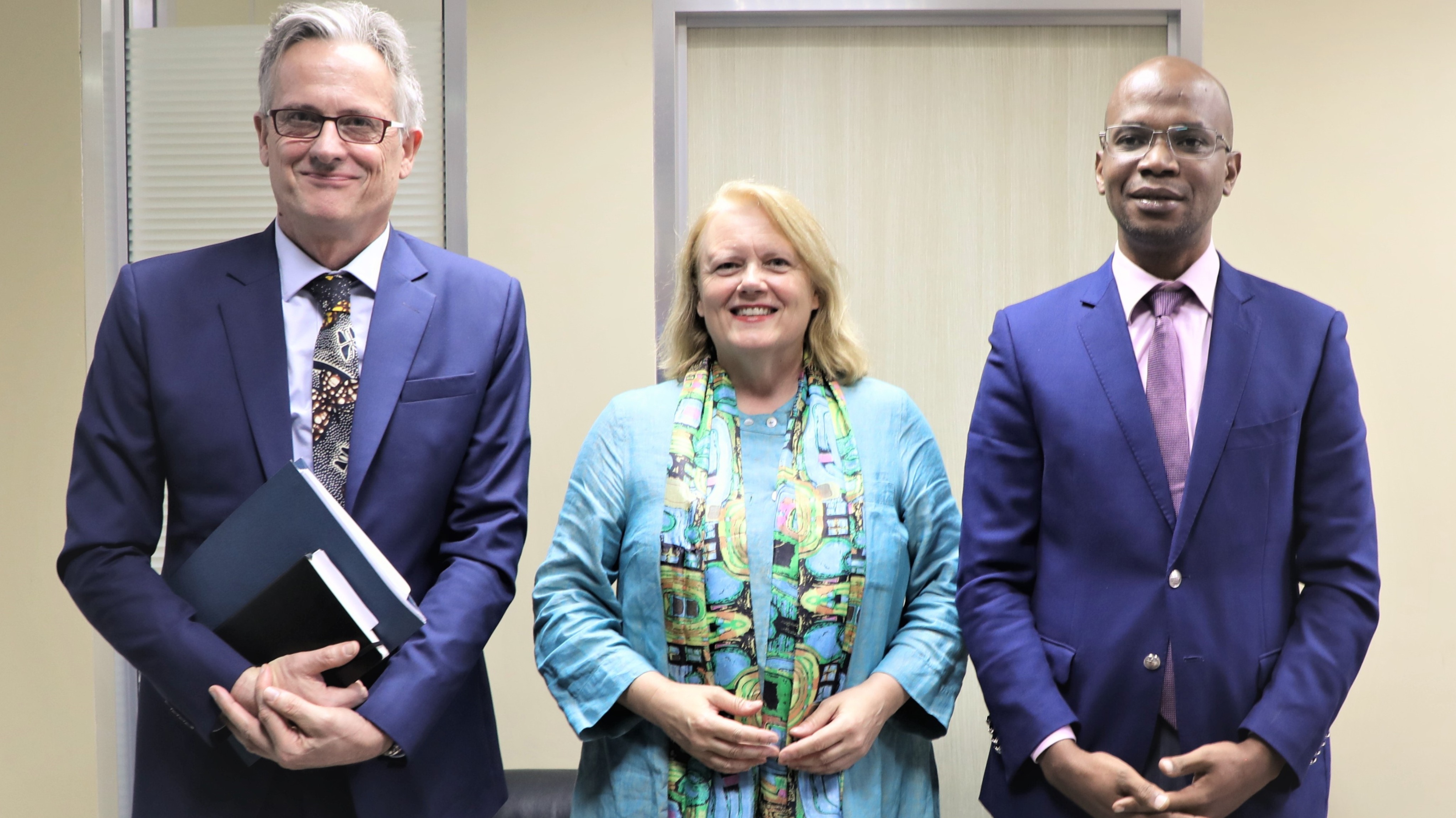 ​Waziri wa Nishati afanya mazungumzo na...