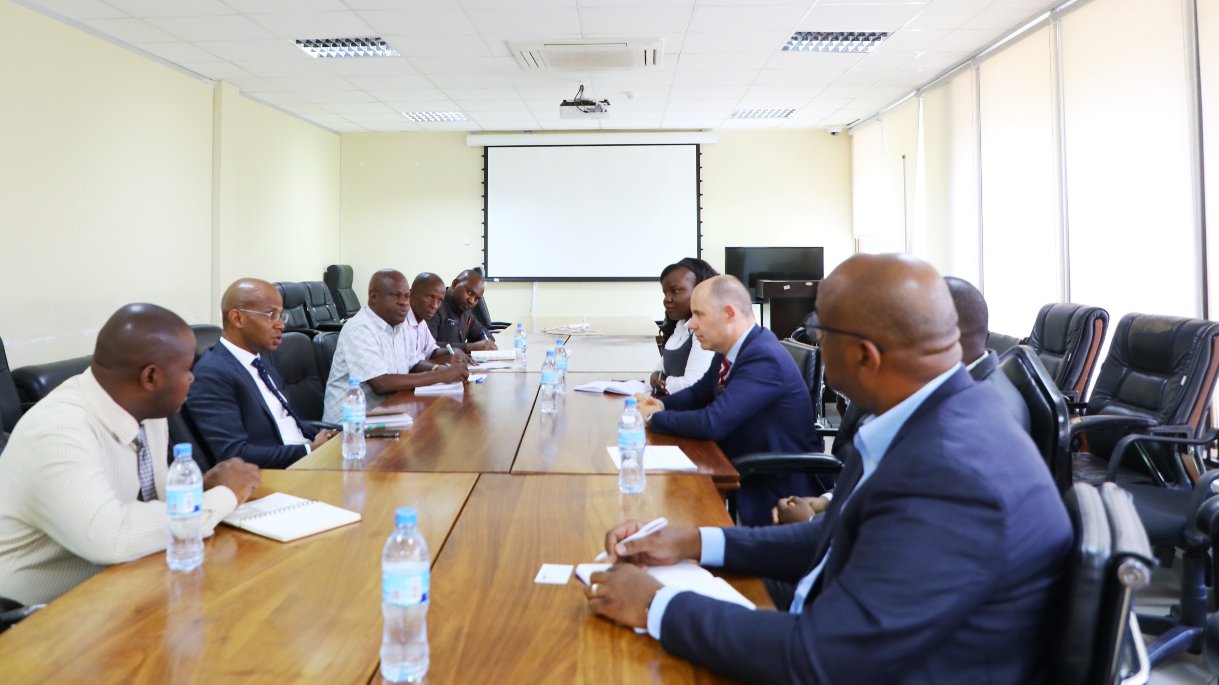 Waziri wa Nishati afanya mazungumzo na T...