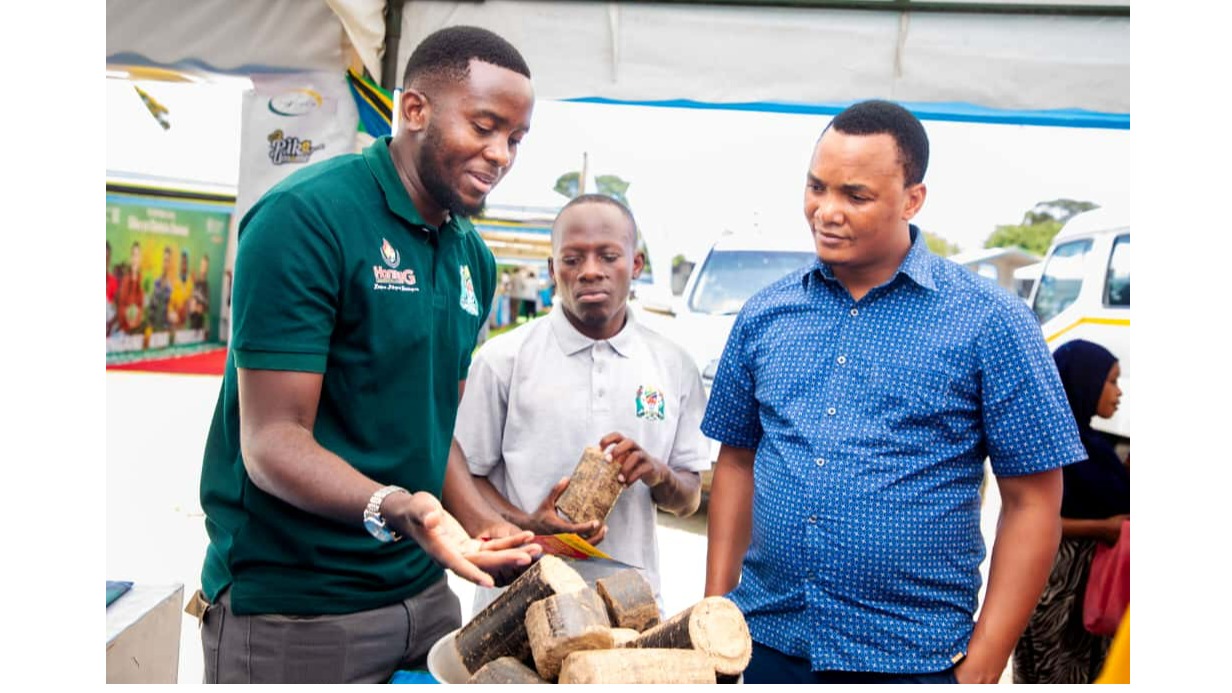 WIZARA YA NISHATI KIVUTIO MAONESHO WIKI...