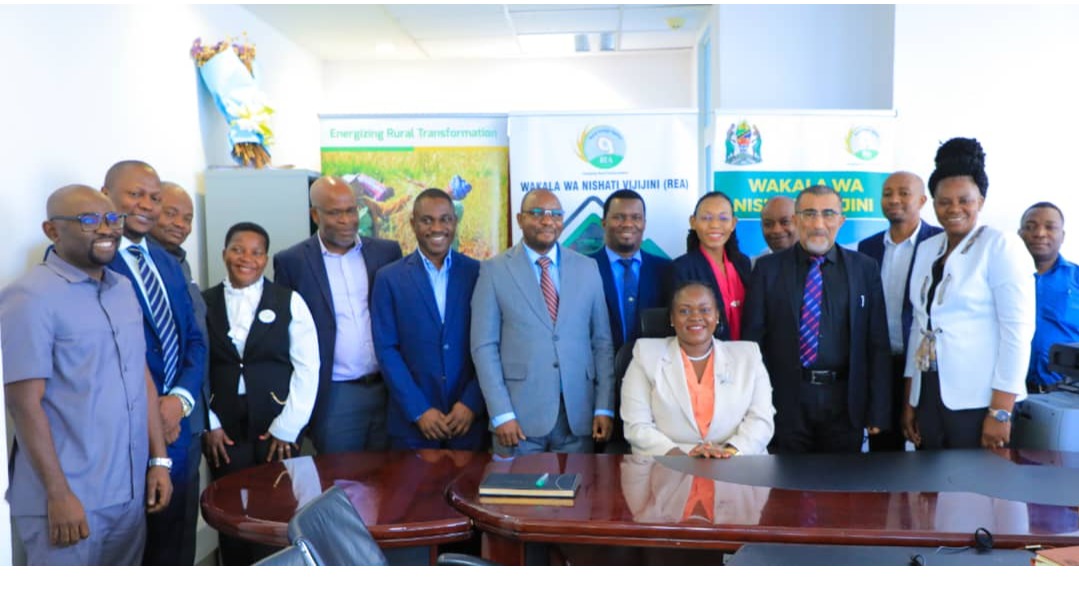 REA ONGEZENI KASI YA KUUNGANISHIA UMEME...