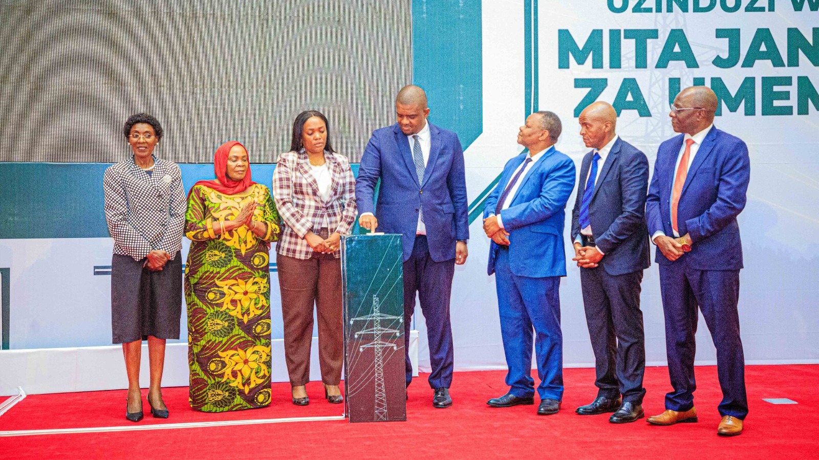 WAZIRI WA NISHATI MHE. NDEJEMBI AZINDUA...