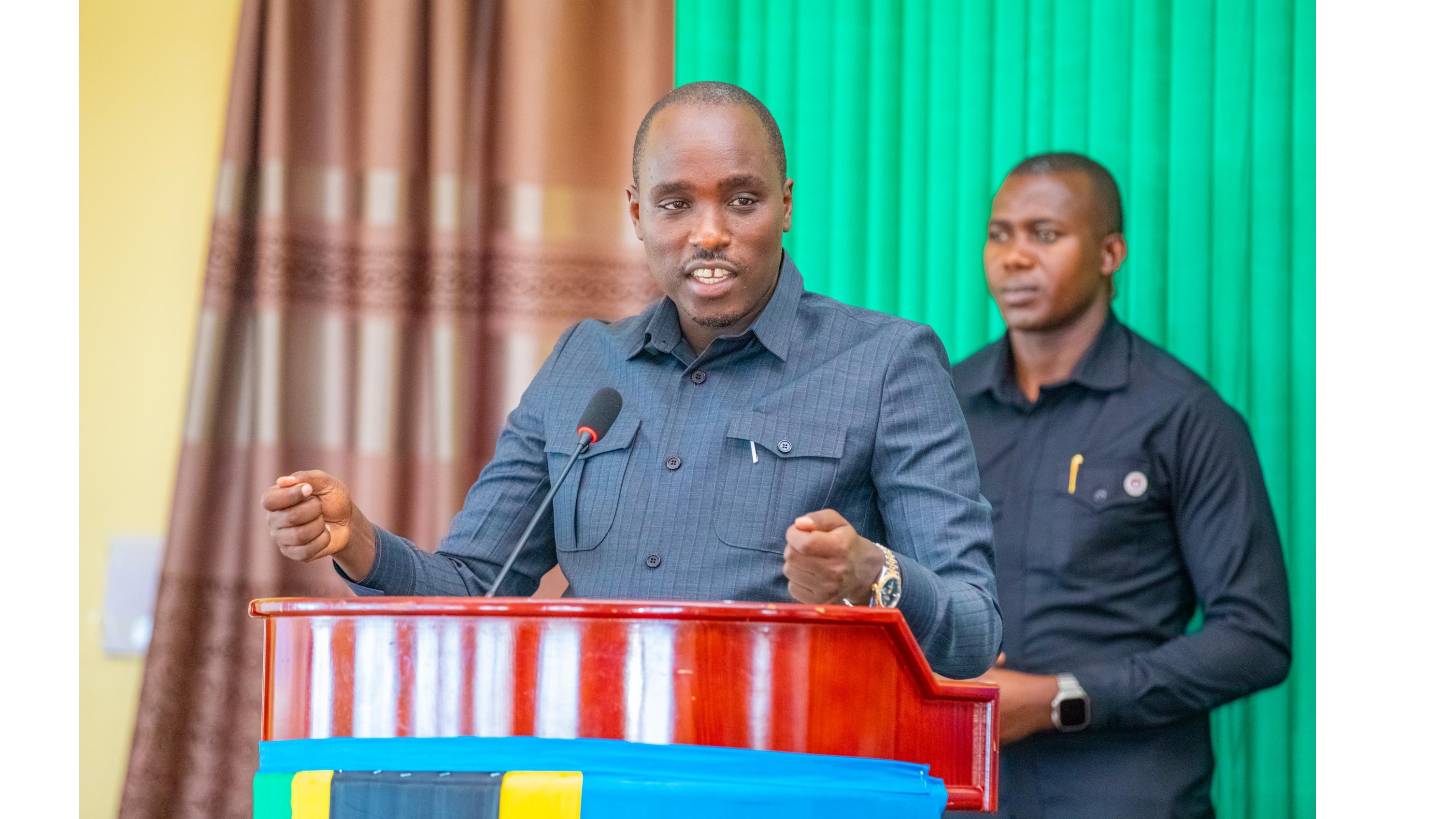 DKT. BITEKO AFUNGUA BARAZA LA WAFANYAKAZ...