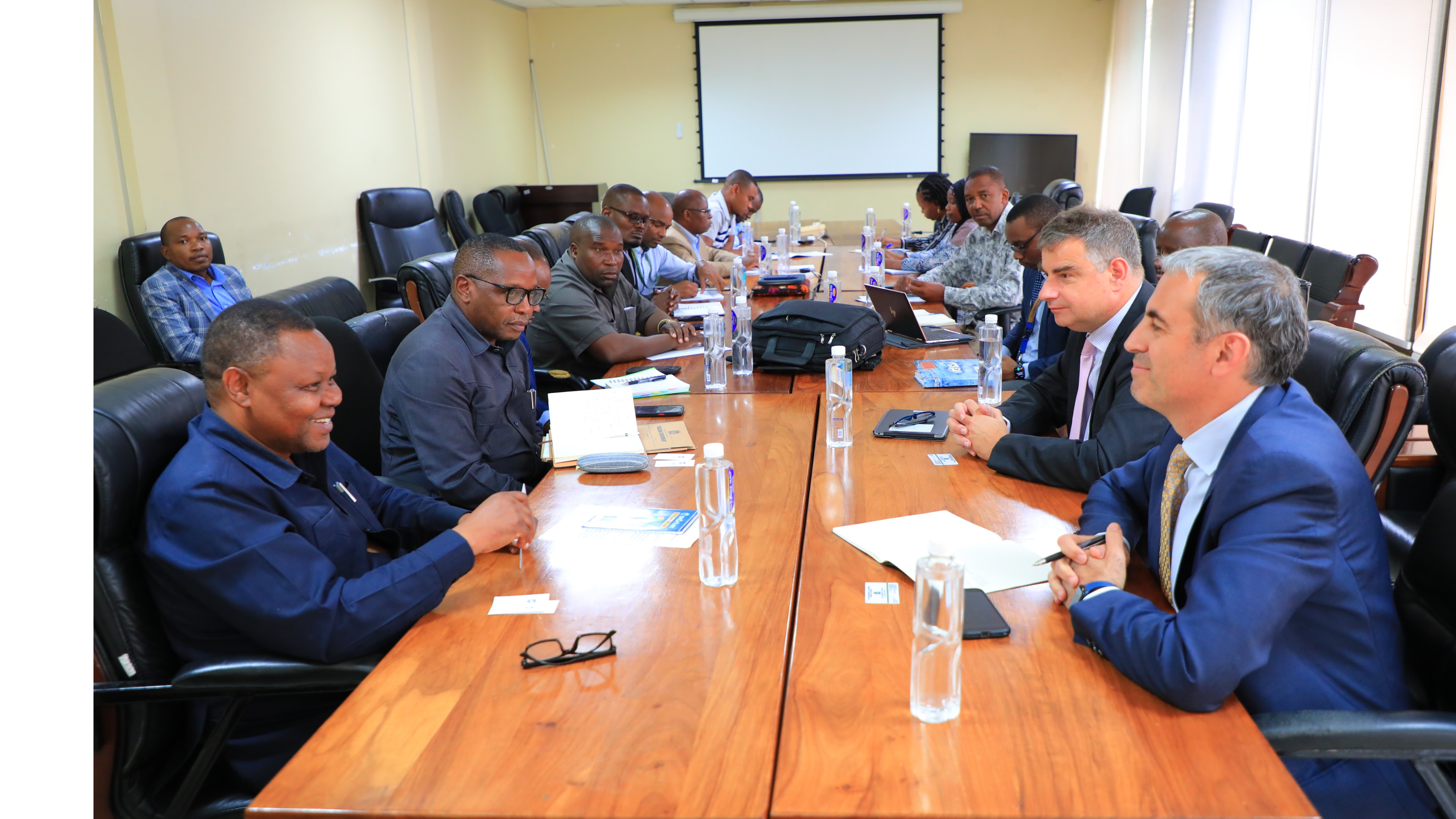 ​KATIBU MKUU NISHATI AFANYA MAZUNGUMZO N...