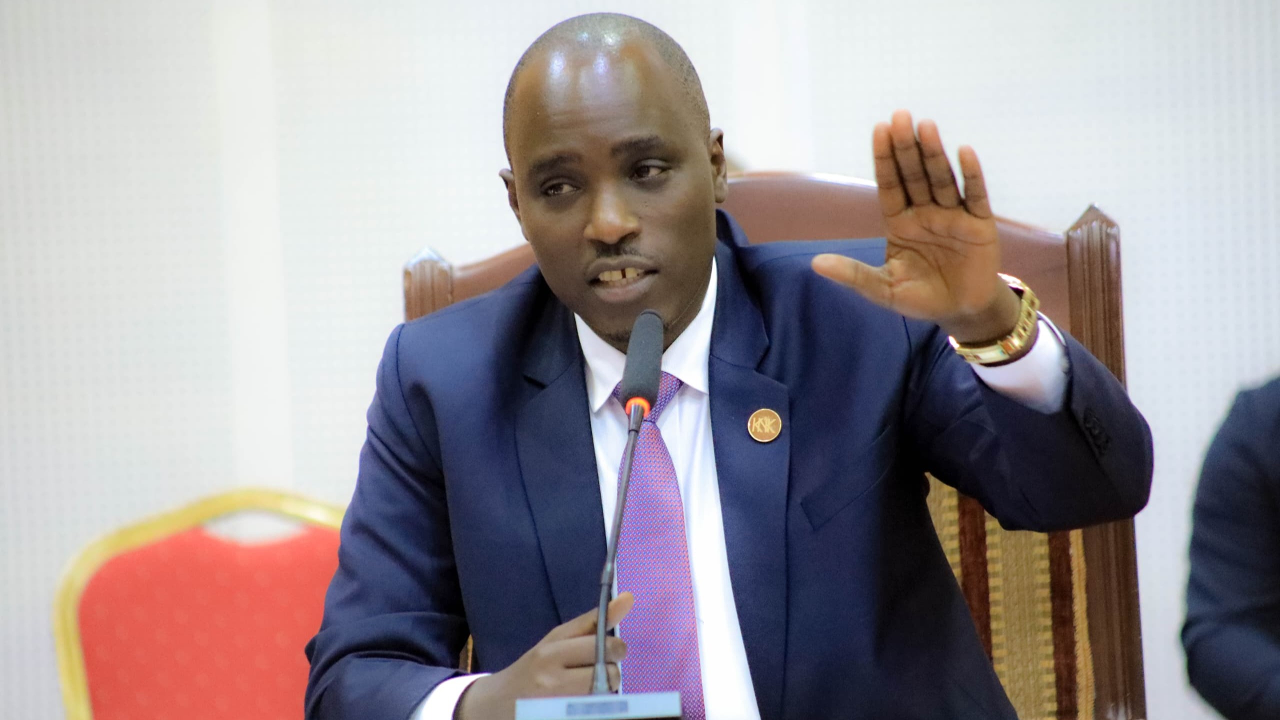 UTENDAJI KAZI KITUO CHA HUDUMA KWA WATEJ...